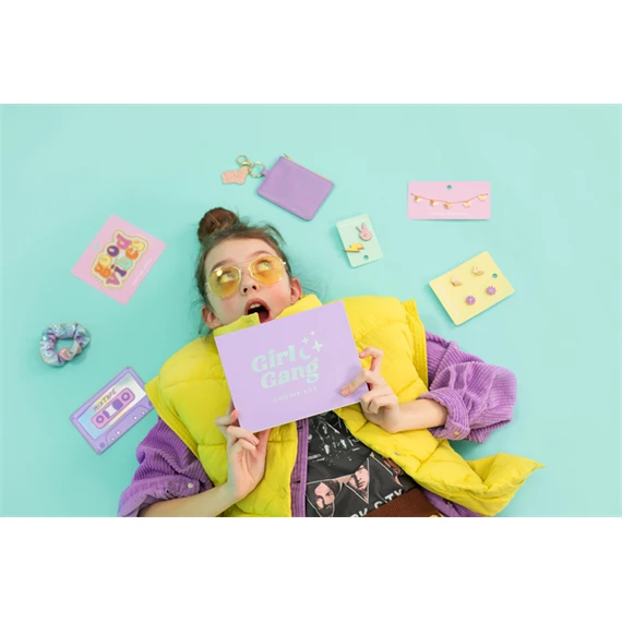 Ajándékdoboz girl gang goodie box, csajos mix, 19x15x4 cm