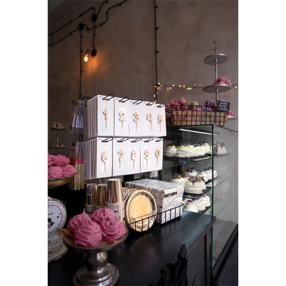 Fém állvány kosárral, töltelék nélkül