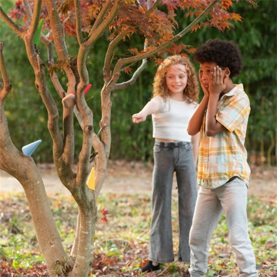 Huckleberry kalapbújócska