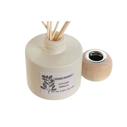 Illatosító pálcával 8x8x15 cm 200 ml 3 féle