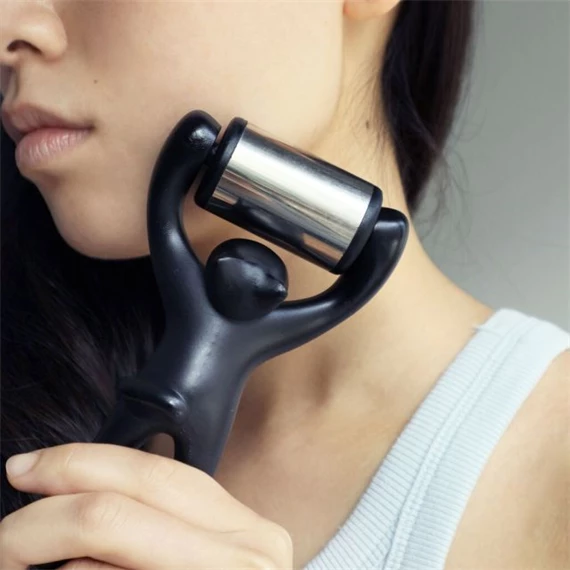 Macskás arcmasszírozó henger 15x8,3x3,9 cm