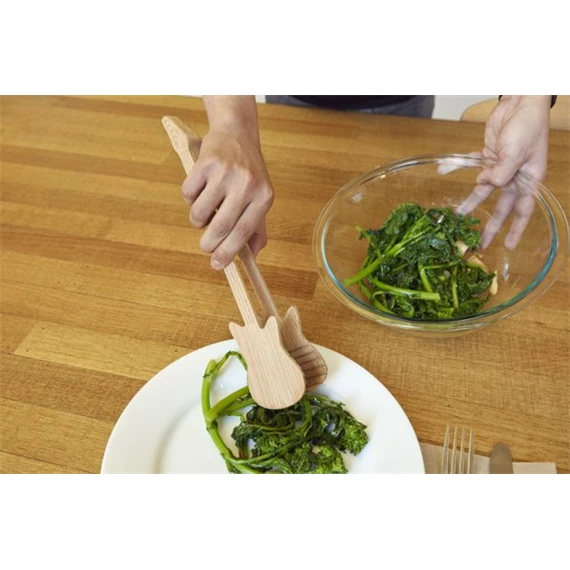 Salátaszedő gitáros